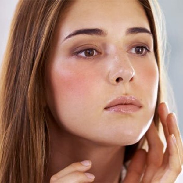 Ten einde raad Praten tegen medley Roodheid in het gezicht: Oorzaak en behandeling | La Roche-Posay