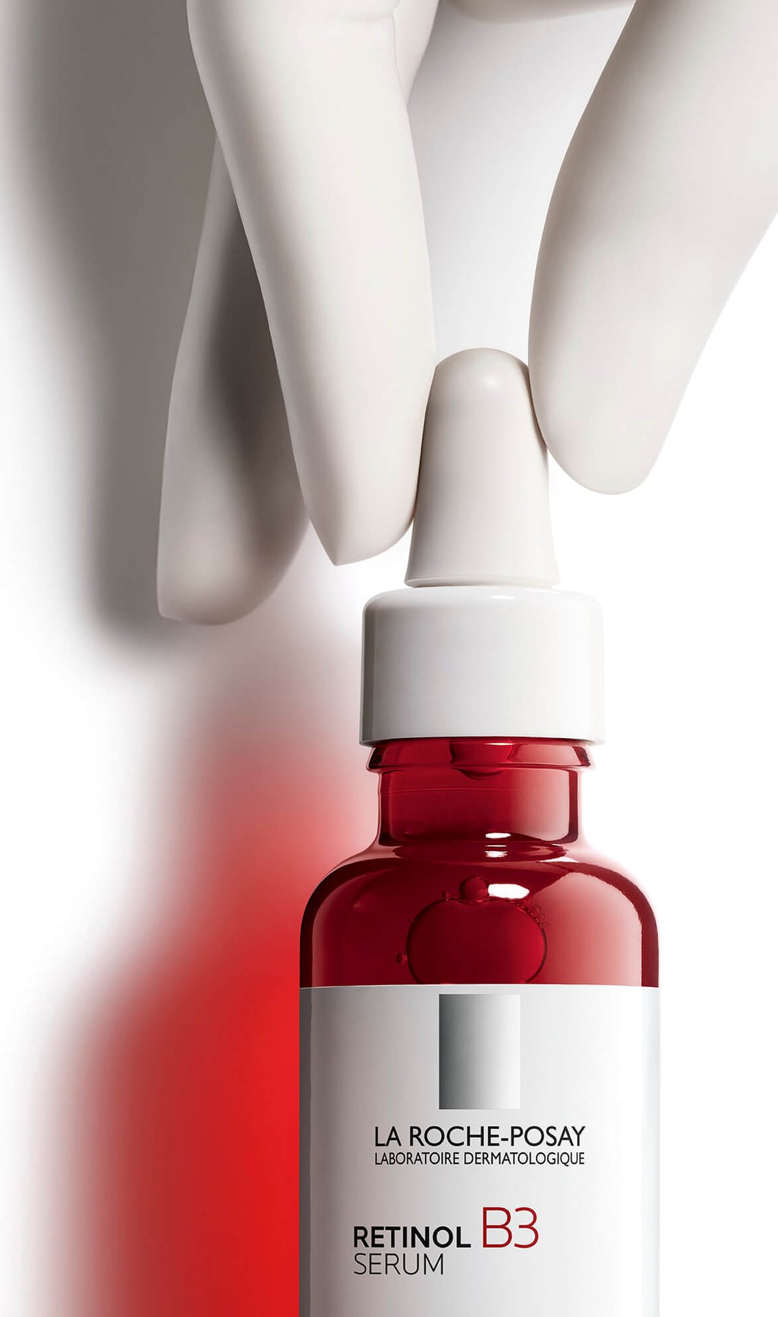 La Roche Posay Retinol B3 Serum hand