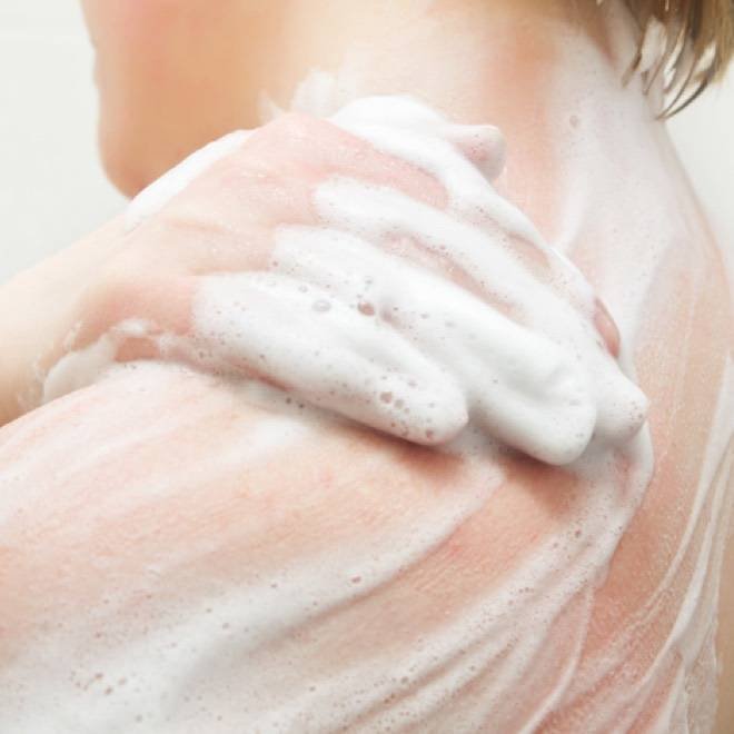 Oncology 2021 range scalp lipikar oil3